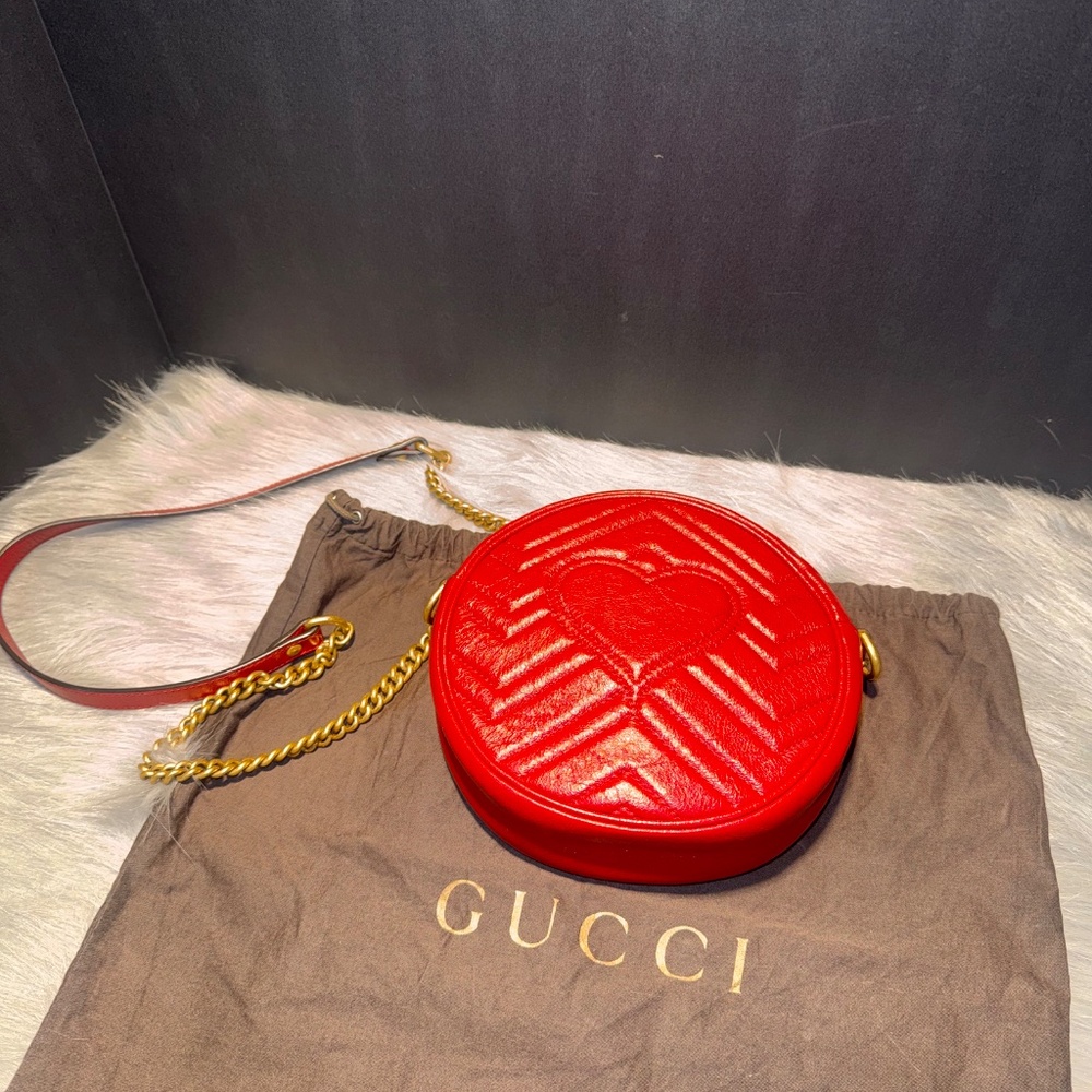 Gucci Marmont Round Crossbody - Picture 4 of 7